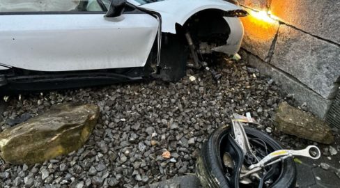 Unfall in Brittnau AG: Alkoholisiert in Brunnen und Mauer gecrasht