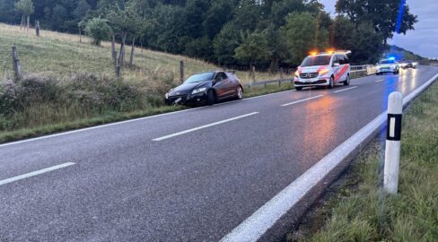 Zufikon AG: Betrunkener Lenker ohne Ausweis in Unfall verwickelt
