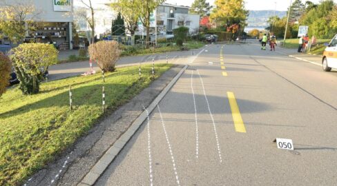 Meilen ZH: Unfall – Raser-Duo (19/21) crasht, Bergstrasse dicht