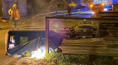 Islikon TG: Brand zerstört Baustellen-WC – Schaden in 1000ern