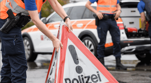 Buochs NW: A2-Kontrolle – Gesuchter ohne Ausweis festgenommen