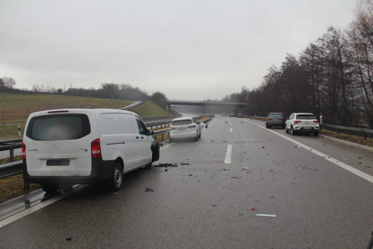 Porrentruy JU: Massenkarambolage mit 11 Fahrzeugen nach Eisregen