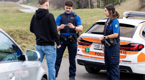 Kontrollen St.Gallen: Fahrunfähiger erbricht auf die A1