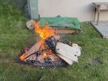 Herisau AR: Möbel-Feuer im Garten – Polizei schreitet ein