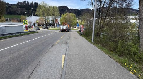 St. Gallen SG: E-Bikerin stürzt – Rettung bringt sie ins Spital