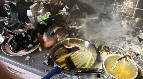 Reinach BL: Küchenbrand im Block – Bewohnerin (77) im Spital