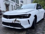 Herisau AR: PW-Crash beim Gemeindehaus – 10'000-Fr.-Schaden