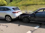 Speicher AR: Unfall – PW reisst Zaun, 800 m Benzinspur