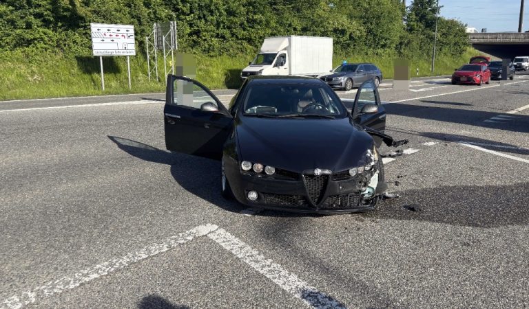 Kölliken AG: BMW überschlägt sich nach Unfall auf Suhrentalstrasse