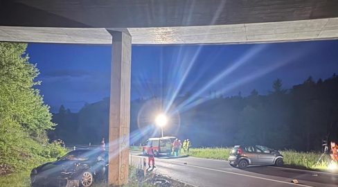 Birmensdorf ZH: Lenker (69) baut Frontalcrash – Strasse dicht