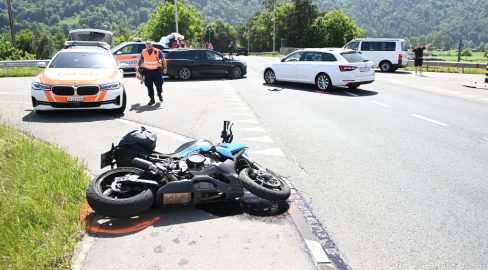 Bad Ragaz SG: Auto rammt Töff – Fahrer schwer verletzt