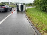 Baar ZG: Lieferwagen-Lenker (63) kippt – A14-Einfahrt gesperrt
