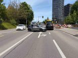 Neuheim ZG: Auto rammt Töff – Rega-Einsatz, Strasse gesperrt
