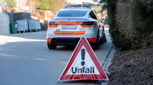 Gossau SG: Fahrunfähiger Lenker flüchtet nach 3 Unfällen