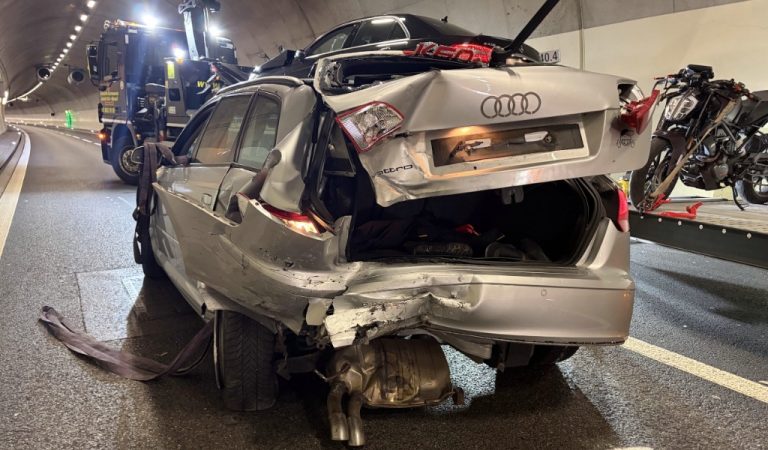Uznach SG: A15 nach Töff-Unfall (16) gesperrt – 4 Verletzte