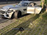 Uetliburg SG: Unfall – Auto rammt Traktor, Mann (82) verletzt