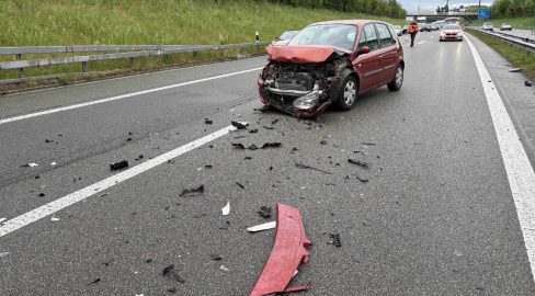 Wil SG: A1-Auffahrunfall – Überholstreifen gesperrt, Stau