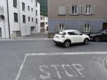 Domat/Ems GR: Promille-Lenkerin (63) ohne Ausweis kracht in PW