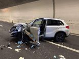 Filzbach GL: Unfall auf A3 – Lenkerin (64) prallt in Wohnmobil