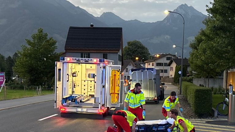 Näfels GL: Mann (72) schwer verletzt – Kapo sucht Zeugen