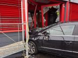 Unterentfelden AG: Unfall: Lernfahrerin (19) kracht in Eingang
