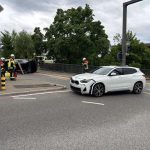 Aarau AG: Rotlicht-Unfall – VW Passat kracht in BMW X2