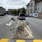 Menziken AG: Passanten stoppen nackte Lenkerin nach Crash-Serie