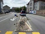 Menziken AG: Passanten stoppen nackte Lenkerin nach Crash-Serie
