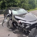 Ehrendingen AG: Sekundenschlaf – Auto kracht in Brückengeländer