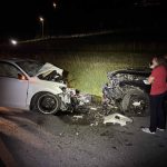 Moosleerau AG: Lexus kracht frontal in Dodge – Strasse gesperrt