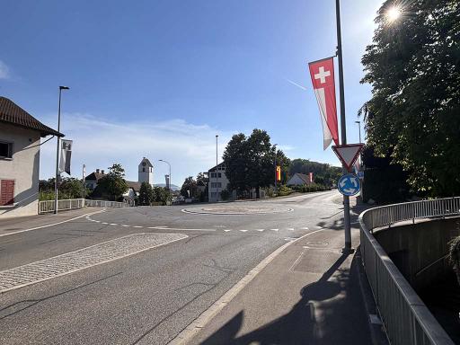 Umiken AG: Unfall – Töffli-Lenker (14) verletzt, Zeugin gesucht