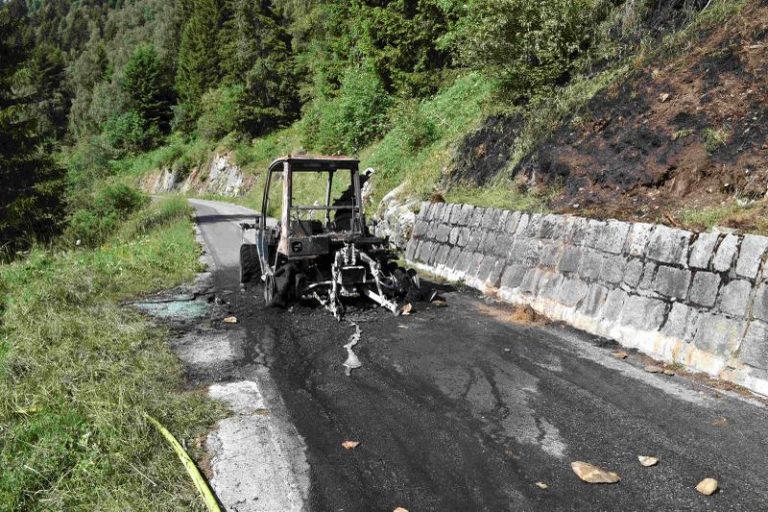Sedrun GR: Traktor-Brand – Rinder knapp gerettet