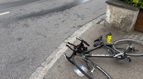 Unfall in Appenzell AI: Frontalkollision zwischen Publicar und Velo