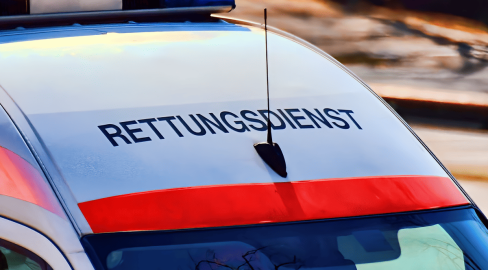 Oberwil bei Zug ZG: Gleitschirm-Absturz – Pilot schwer verletzt