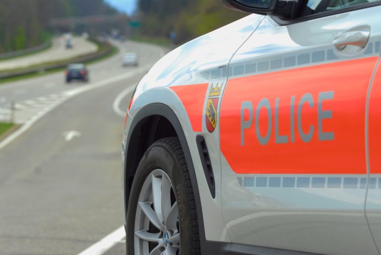 Muri bei Bern BE: E-Bikerin verletzt – 30 Min Vollsperrung