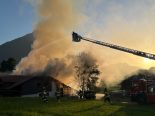 Aeschi bei Spiez BE: Brand zerstört Wohnblock – 4 Evakuierte