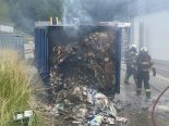 Einsiedeln SZ: Brand in Kartonpresse an der Zürichstrasse