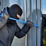 Köniz BE: Polizei stoppt Einbrecher (18/19) im gestohlenen PW