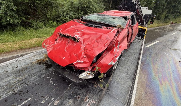 Unfall auf Fürstenlandstrasse in Kirchberg SG endet mit Überschlag