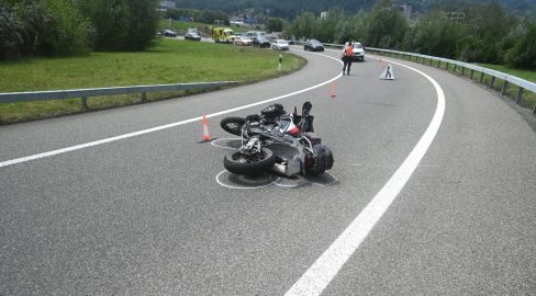 St. Margrethen SG: Töff-Unfall auf A1 – Lenker schwer verletzt