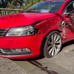 St. Gallen SG: PW streift Reisecar – grosser Sachschaden