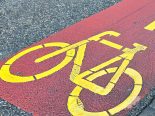 Oberuzwil SG: Unfall – E-Biker prallt in Leitplanke, ins Spital