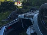 Hombrechtikon ZH: Überschlag Unfall – Mitfahrerin (63) verletzt