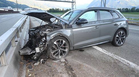 Bad Ragaz SG: A13 Unfall – Fahrer (23) rammt 180m Leitplanke