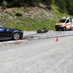 Scuol GR: Töff in Gegenverkehr – Unfall mit Rega