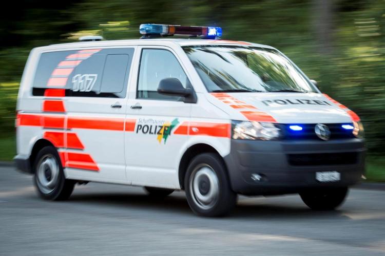 Neunkirch SH: Cabrio flieht nach Unfall – Polizei sucht Zeugen