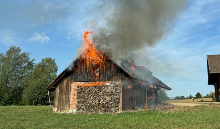 Kottwil LU: Schopf in Brand – Scheune gerettet