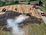 Pfyn TG: Brand an Ballenpresse greift aufs Feld über