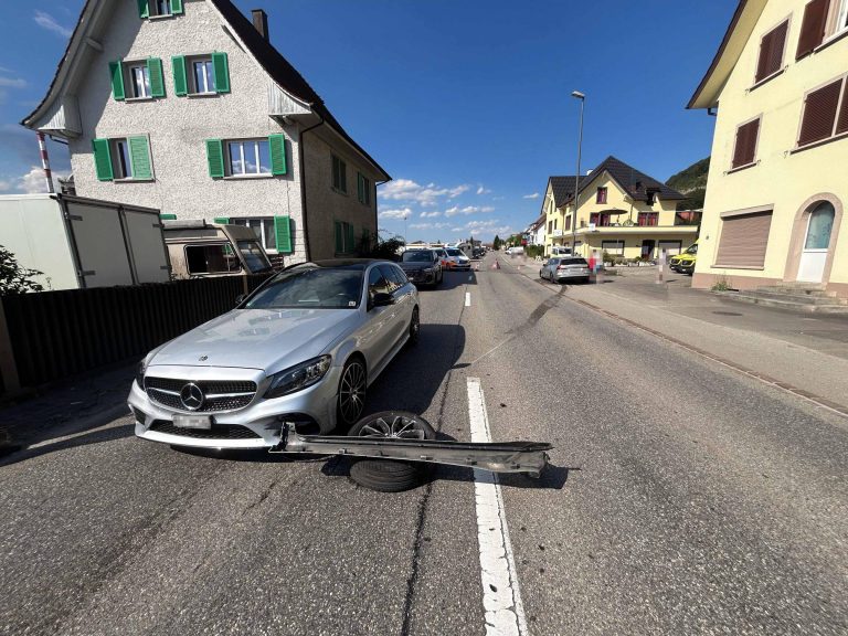 Würenlingen AG: Unfall – Mitsubishi überschlägt, 5 im Spital