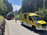 Gähwil SG: Töfffahrer (23) stürzt in Murgbach – Unfall